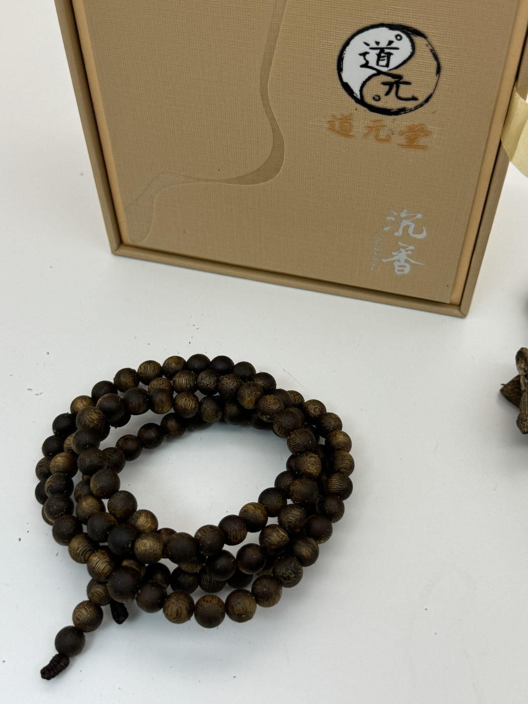 Agarwood necklace gift box